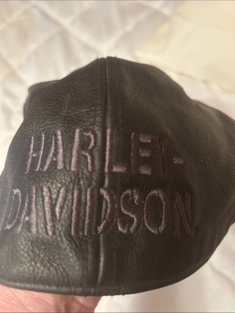 Harley-Davidson Black Leather Gloves and Hat - Picture 9 of 13